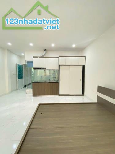 Nhà đẹp ngõ Hoàng Mai, giá 16.5 tỷ, 66m2x7T, KD, ảnh thật - 2