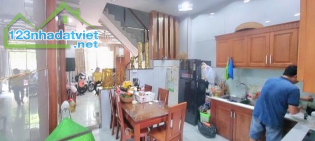 Bán nhà Cao Lỗ, Quận 8, 51m2, ngang 3.9m, chỉ 4.2 tỷ - 1