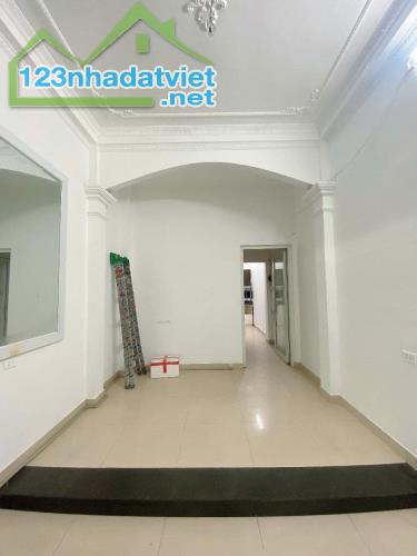 Bán nhà phố Bạch Mai, Hai Bà Trưng 37m, 4 tầng. Giá: 7.2 tỷ. LH: 0937158386 - 1