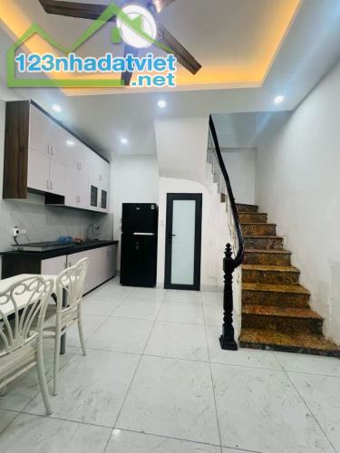 Minh Khai - ngõ đường oto tránh , thông các ngả , dt 20M đủ công năng giá 2.55 tỷ