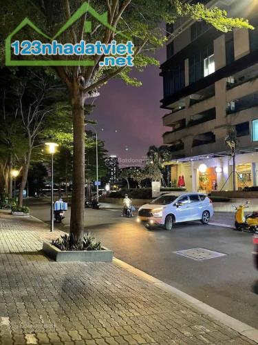 Cho thuê Biệt Thự 18D1 Nguyễn Hữu Cảnh, P22, Bình Thạnh, trệt, 2 lầu, DT 7x20 chỉ 90tr - 4