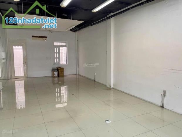 Cho thuê Biệt Thự 18D1 Nguyễn Hữu Cảnh, P22, Bình Thạnh, trệt, 2 lầu, DT 7x20 chỉ 90tr