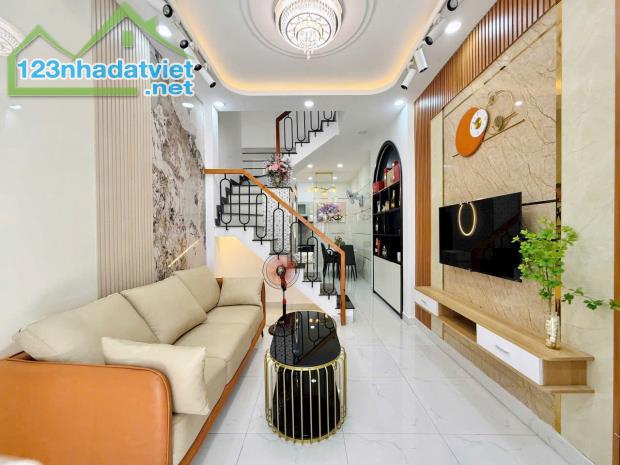 Bán nhà hẻm 3m sát HXH đường Bùi Quang Là, P.12, 3,3 x 10, 2 tầng giá 3.8 tỷ tl - 1