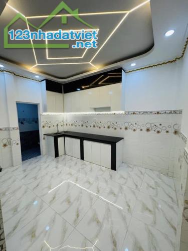 2TẦNG, 6 x 10, CHỈ 3.7 TỎI,   GẦN BÀ HOM, VÒNG XOAY PHÚ LÂM (345]
