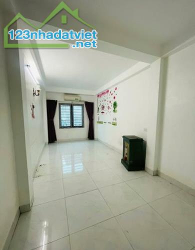 Bán nhà Kim Chung, Đông Anh Ôtô chạy qua 40m², mặt tiền: 3m, 3 tầng, giá 4,35 tỷ - 4