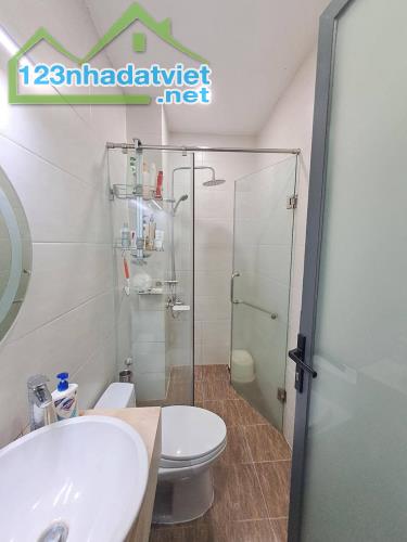 cần bán, KHU KD SẦM UẤT MẶT TIỀN ĐƯỜNG tân thới nhất 10 quận 12, giá siêu rẻ, chỉ 5.998 tỷ