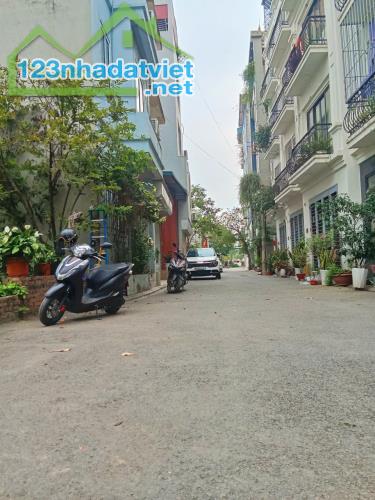 BÁN NHÀ LONG BIÊN - PHÂN LÔ Ô TÔ TRÁNH, ĐỖ, CHẠY VÒNG QUANH, ĐƯỜNG RỘNG, THÔNG, LÔ GÓC, DÂ