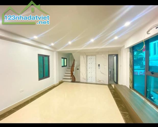 Cần tiền bán gấp nhà Khương Đình diện tích 40m, 7tầng thang máy full nội thất. - 1