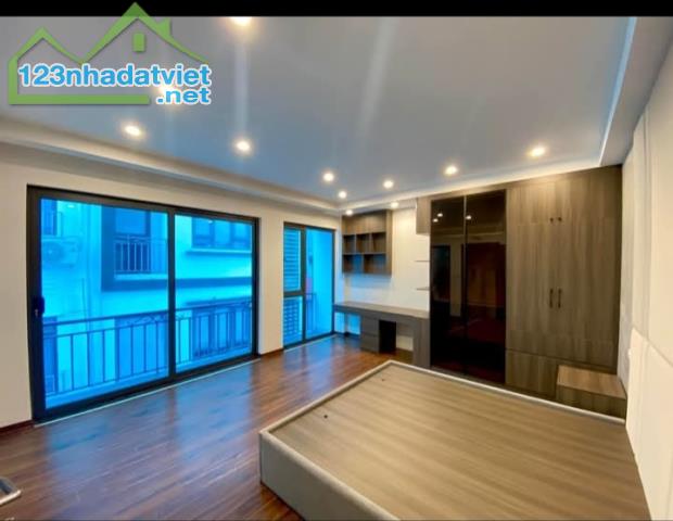Cần tiền bán gấp nhà Khương Đình diện tích 40m, 7tầng thang máy full nội thất. - 2