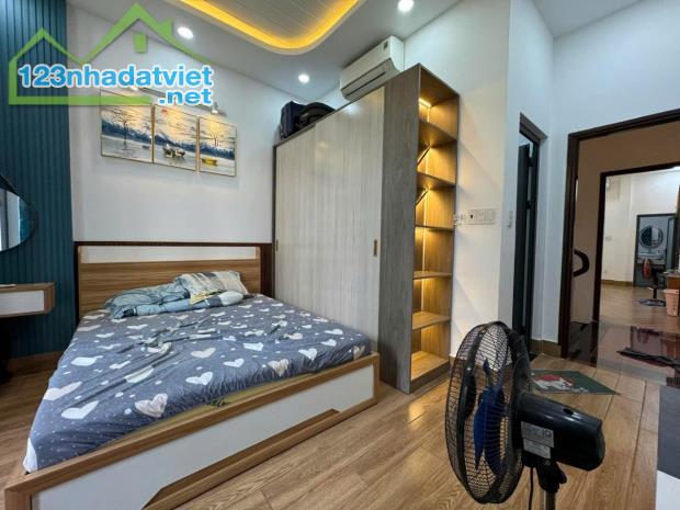 MẶT TIỀN - NHÀ 3 TẦNG - NGANG 5M - KHU TÊN LỬA - CẠNH CÔNG VIÊN -  6TỶ - 2