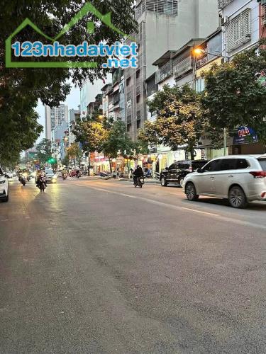 BÁN GẤP NHÀ PHỐ HUỲNH THÚC KHÁNG, Ô TÔ TRÁNH_DT 70M2, 7 TẦNG, MT 4.5M, 26TỶ