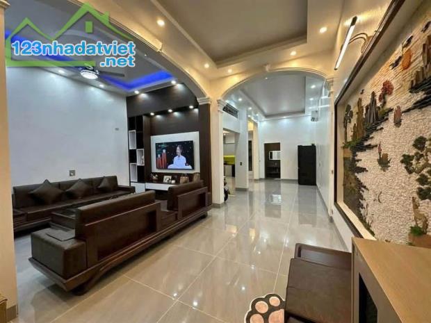 BÁN GẤP NHÀ PHỐ HUỲNH THÚC KHÁNG, Ô TÔ TRÁNH_DT 70M2, 7 TẦNG, MT 4.5M, 26TỶ - 2