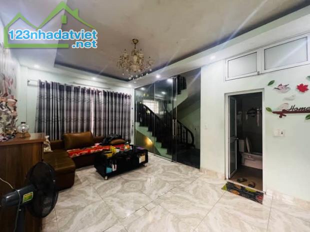 Bán nhà riêng đường Bát khối Long Biên Hà Nội diện tích 35m2 giá 7.5tỷ - 2
