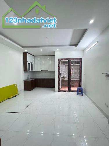 Bát Khối Long Biên Hà Nội 30m2 giá 4 tỷ