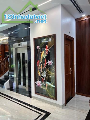 Mặt phố Linh Lang - kinh doanh - vỉa hè - 76m chỉ 28 tỷ - 2
