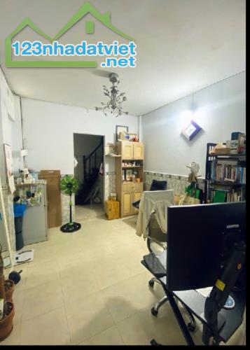 Nhà nhỏ Nguyễn Kiệm P3, Gò Vấp 30m2 giá 2,6 tỷ
