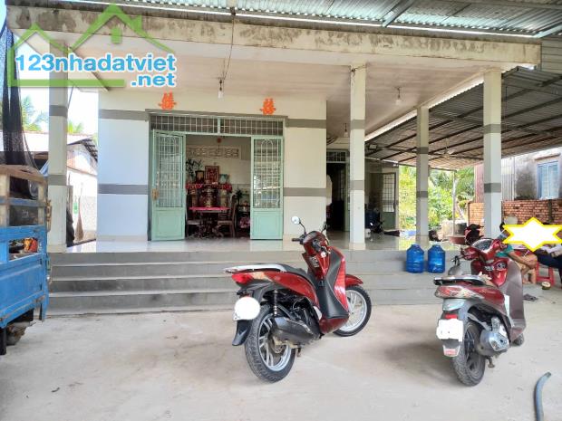 Bán nhà và đất vườn mặt tiền lộ nhựa, Phước Thạnh Châu Thành Bến Tre