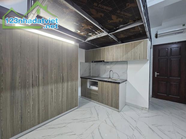 BÁN CHUNG CƯ MI NI TRIỀU KHÚC, 12 PHÒNG KHÉP KÍN, DOANH THU 60TR/THÁNG 47M2 GIÁ HƠN 12 TỶ - 4