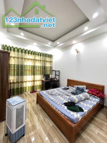 Gấp Bán nhà ngay chợ Bình Thành hẻm 6m xe hơi vào nhà 55m2,4Tầng Nhỉnh 4tỷ - 2
