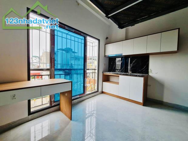 BÁN CHUNG CƯ MI NI TRIỀU KHÚC, 12 PHÒNG KHÉP KÍN, DOANH THU 60TR/THÁNG 47M2 GIÁ HƠN 12 TỶ - 4