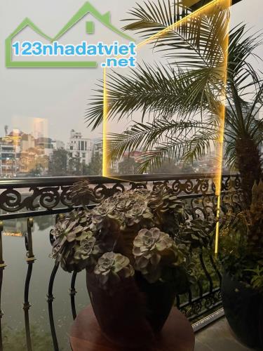 View hồ Mai Anh Tuấn, Ba Đình. Nhà xây mới 6 tầng TM. KD đỉnh. DT 44m. Giá 31 tỷ. - 2