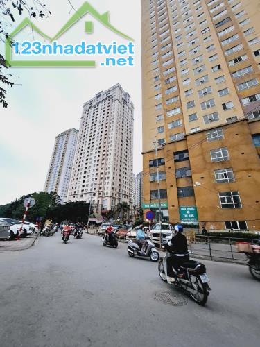 Bán Nhà Xa La Kiến Hưng Hà Đông 45m2 4 Tầng Lô Góc Ô Tô Tránh Đỗ Dừng .