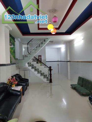Cho thuê nhà nguyên căn Trần Văn Quang, 58m2, 3 tầng, Chỉ 12 triệu/tháng