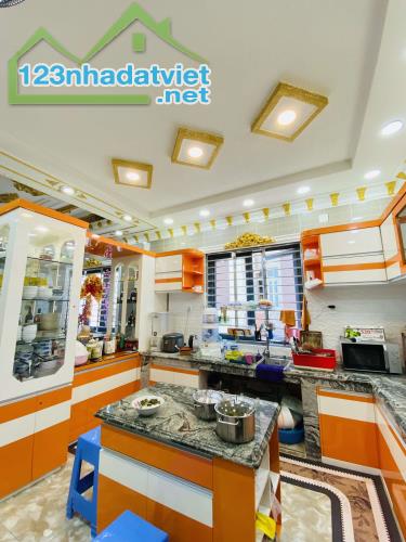 Bán siêu biệt thự Q8, căn góc 125m2 [10m × 112.5m] 5 tầng thang máy 8PN 9WC chỉ 31 tyxx TL - 2