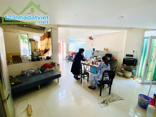 QUÁ NGON - NGAY PHẠM VĂN ĐỒNG - HẺM XE TẢI - 4 TẦNG 4PN - 68M2 - CHỈ CÓ NHỈNH 6 TỶ - 4