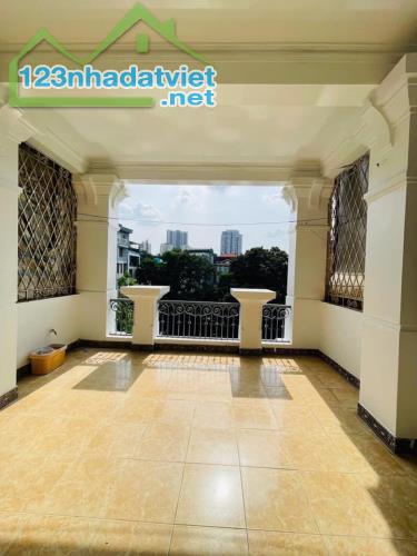 Hiếm, PLô Trung Kính, Cầu Giấy Oto 7 Chỗ, View hồ, 90m2, MT 5m, 26 tỷ 9. - 2