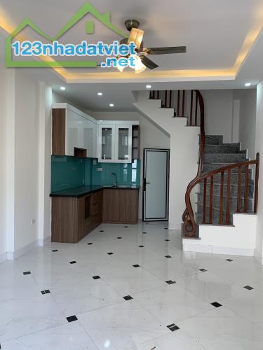 Bán nhà Chiến Thắng-La Khê 30/33m2 4 tầng ô tô đỗ cách 20m giá 5,6 tỷ có thương lượng . - 2