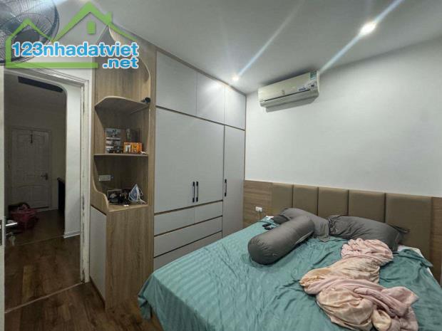 Chủ nhà cần bán gấp nhà ở trung tâm Quận Cầu Giấy DT 34m, 5T, mặt tiền 5,1m, giá 5,8 tỷ. - 1