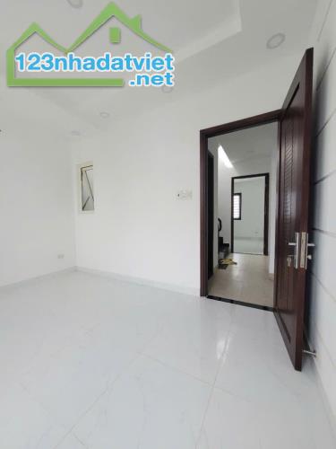 Bán nhà hxh Nguyễn Thượng Hiền, p6 Bình Thạnh, 3 tầng BTCT 40m2, chỉ 5tỷ85 TL - 2