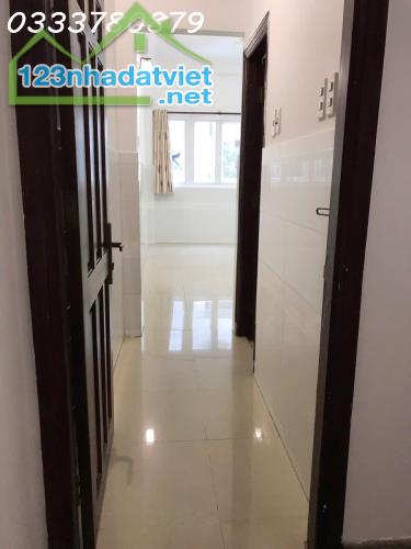 BÁN NHÀ 3 TẦNG NGUYỄN ĐÌNH CHIỂU - Q3 - 8.9 TỶ - SỔ HỒNG
, NGÕ Q3, 30M2, 3PN, 3WC, 5 - 2