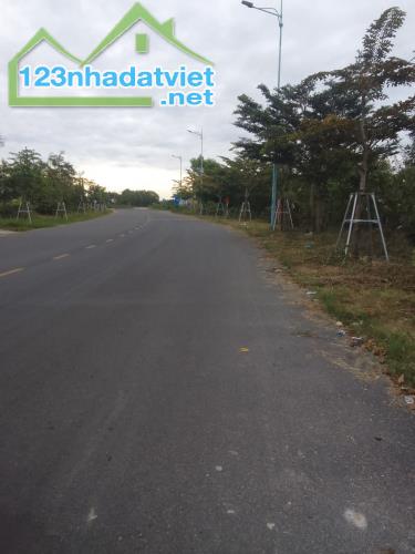 Bán Gấp Lô Đất 1073m² Gần Biển Tân Tiến, LaGi – Vị Trí Đẹp, Thích Hợp Đầu Tư, Giá Rẻ