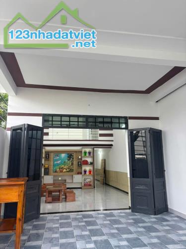 Nhà Quang Châu – gần chợ Miếu Bông – 100m2 – 2 tỷ 190 - 2