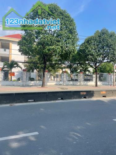 Bán nhà mặt tiền  2 tầng 4,5x12,5m giá 7,5 tỷ Đường Lê Thị Riêng - 1
