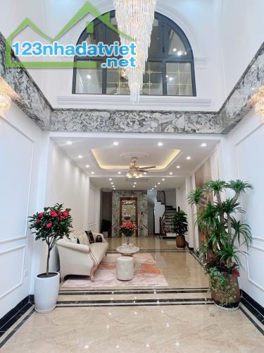 💥💥Ô tô Lô góc Mặt ngõ Trần Duy Hưng 45/50m 6T thang máy, 15.8 Tỷ