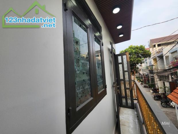SIÊU PHẨM NhÀ NHỎ , đường Phạm Văn chiêu,P11 Gò Vấp,DT 20 m2 , 2 lầu,  2PN ,2 WC, - 3