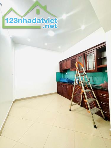 Nhà đẹp Lê Đức THỌ, DÂN XÂY, CÓ SÂN, 8 PHÒNG MUA Ở - CHO THUÊ ĐỈNH - 7,3 TỶ. - 1