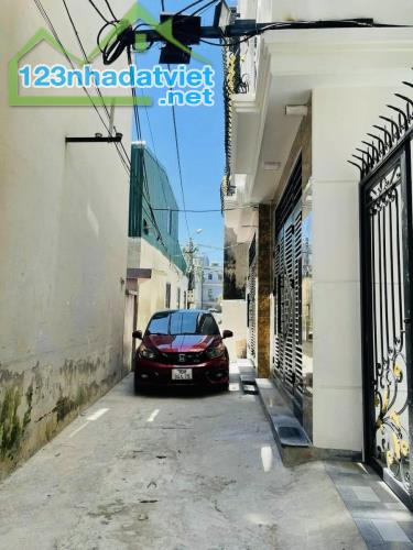 BÁN NHÀ TT HÀ ĐÔNG, Ô TÔ ĐỖ CỬA, DT 30, 5T, MT 4.1M, GIÁ 7.35 TỶ.