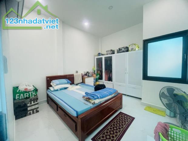 NHÀ ĐẸP THỐNG NHẤT P11 GV - NGAY KHU TRUNG TÂM QUẬN - HXH SÁT MẶT TIỀN - DT 45M² - 2 TẦNG - 2
