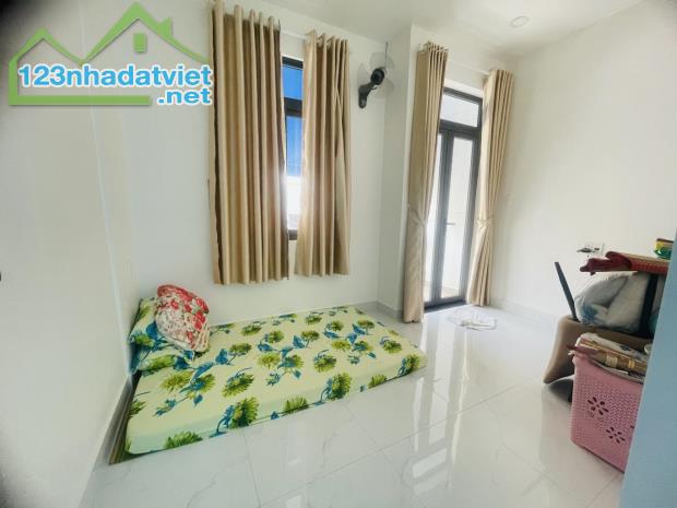 NHÀ ĐẸP THỐNG NHẤT P11 GV - NGAY KHU TRUNG TÂM QUẬN - HXH SÁT MẶT TIỀN - DT 45M² - 2 TẦNG - 4