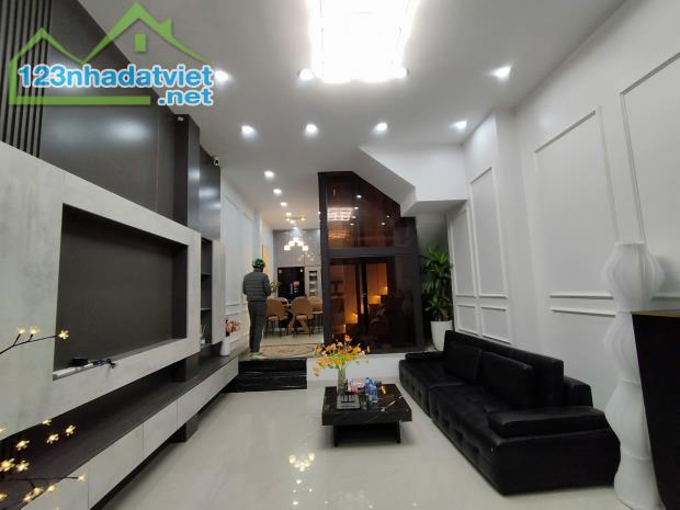 Nhà 5 tầng full nội thất có thang máy, ôtô đỗ cửa, khu phân lô cán bộ xe 7 chỗ đỗ cửa - 1