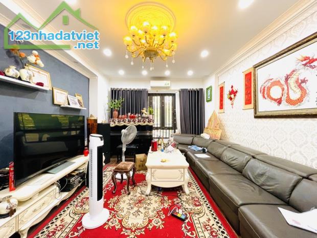 Bán nhà Kim Giang ô tô vào nhà 60m2 MT5m 10.2tỷ - 4