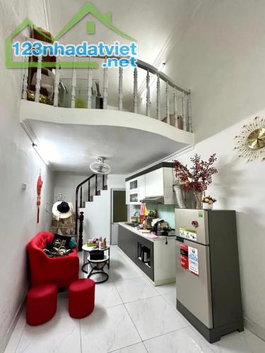 Cho thuê nhà ngõ phố Khâm Thiên Đống Đa 20m x 4 tầng, giá 8.5tr/tháng