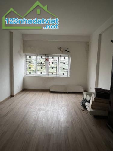 TRUNG TÂM QUẬN - Ô TÔ - CÁCH 2 NHÀ RA MẶT PHỐ - NHÀ DÂN XÂY - TẶNG GPXD - Ở HOẶC XÂY CCMN - 4