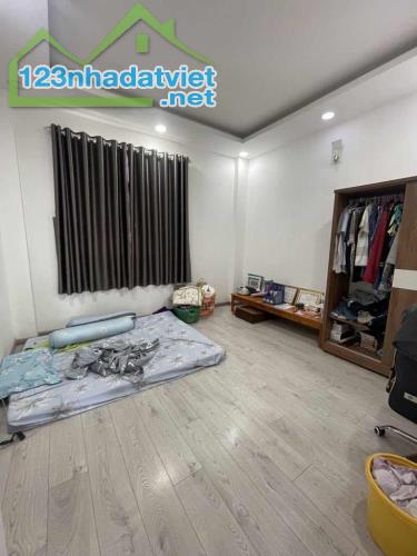 NUYỄN THỊ TẦN THÔNG ÂU DƯƠNG LÂN- 26M2 - 3