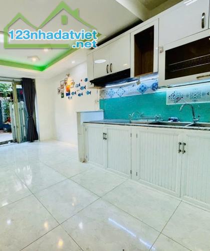 Bán nhà HẺM XE HƠI 4M, 30m2, KHU DÂN CƯ HIỆN HỮU, Đường Huỳnh Tấn Phát, Quận 7. - 1