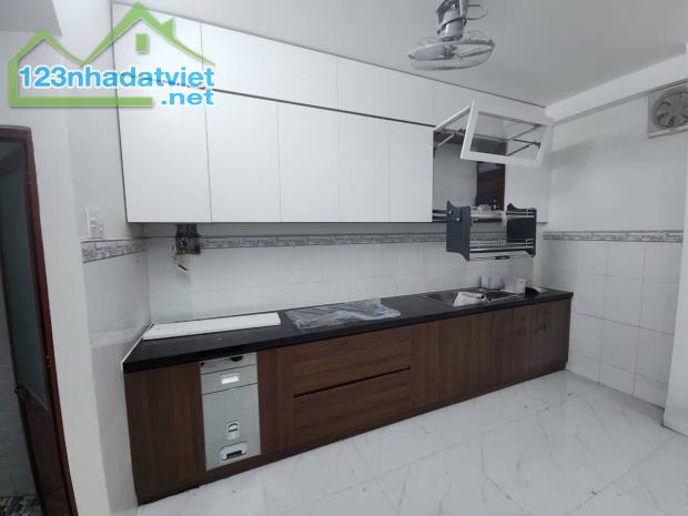 Âu Cơ Xe Hơi Né Nhau Mới 3 Tầng BTCT 40m² 6 Tỷ - 1